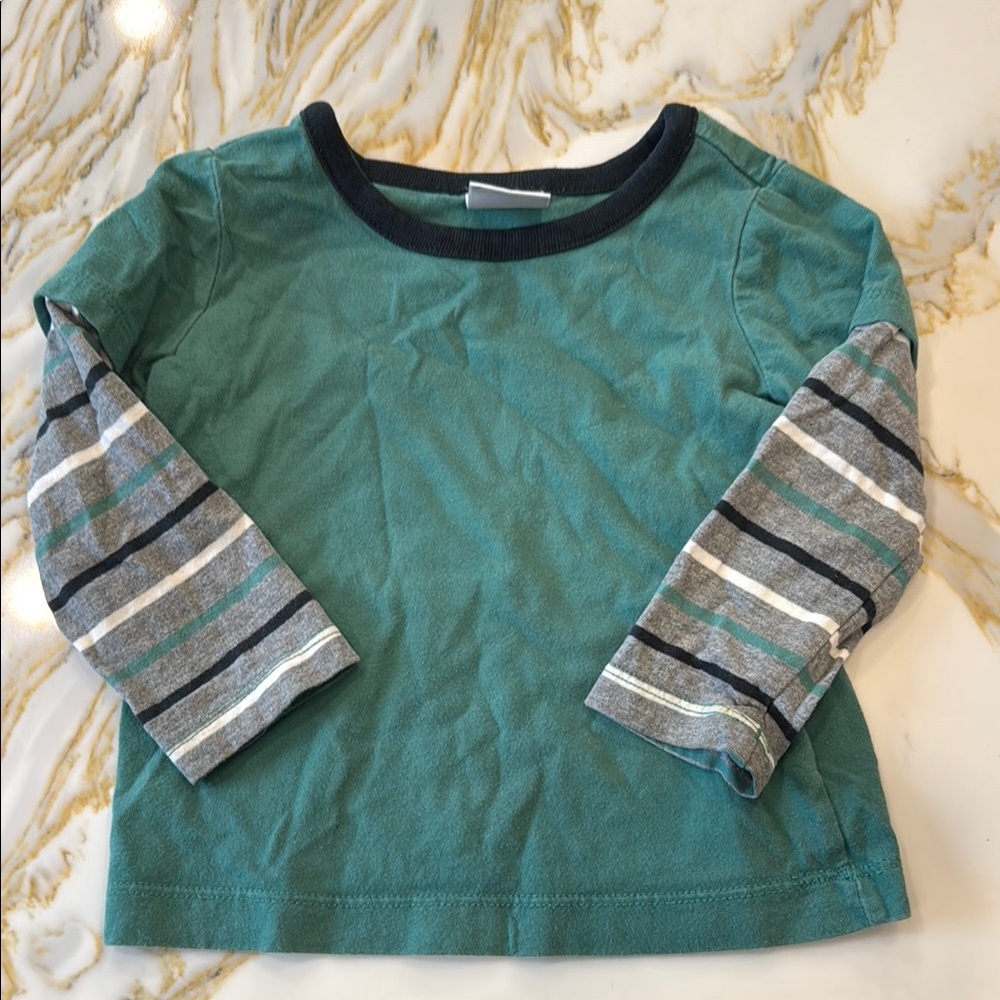 Hanna Andersson Green and Gray Long Sleeve Tee 18-24 months used good condition